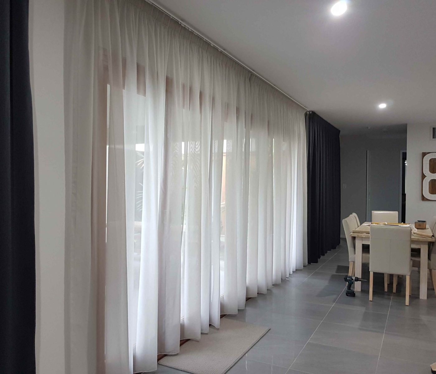 Elegant-Curtains-and-Sheers-Sunrise-Blinds