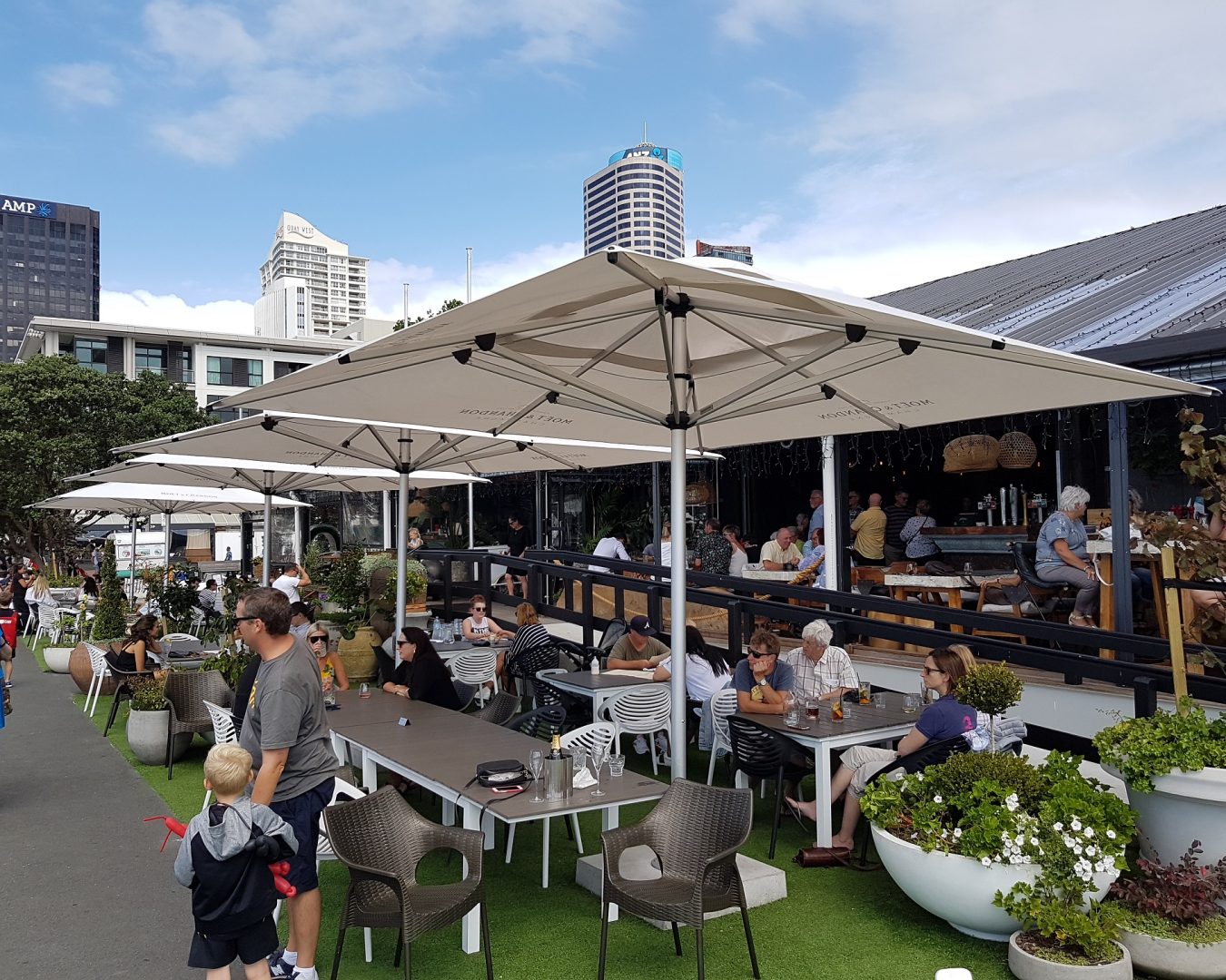 Outdoor-Umbrella-bars